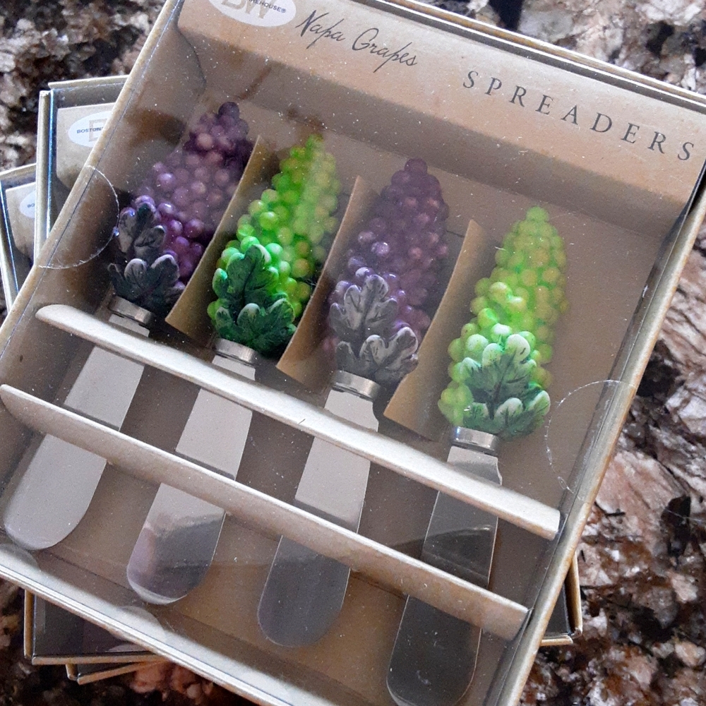 Spreaders Set - Green and Purple Napa Grapes